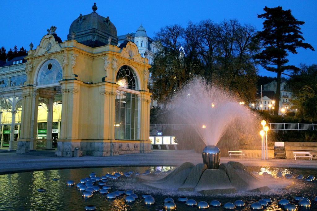 Pension A Restaurace Filip II Marianske Lazne Exterior foto